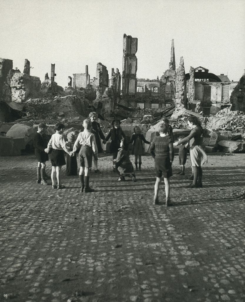 devastated_Germany_children.jpg