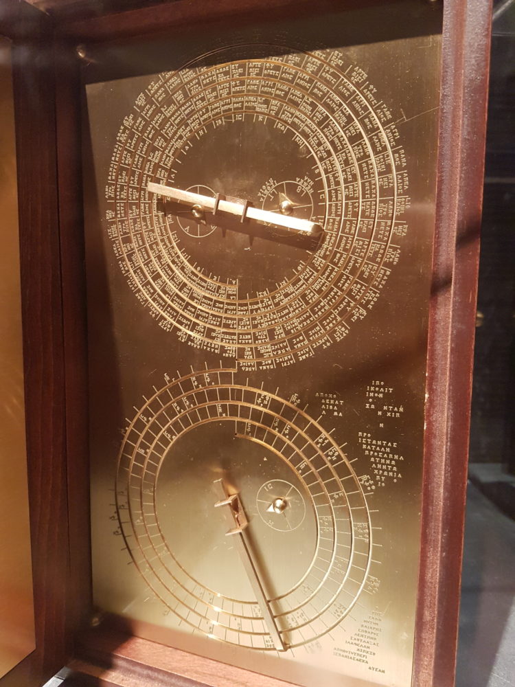 Antikythera_mechanism_clockface_1st-2nd_century_BC_Greece_model-750x1000.jpg