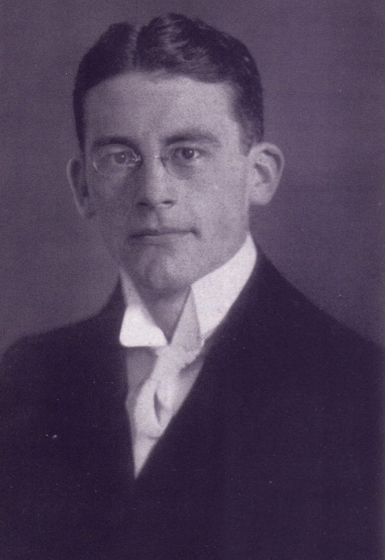 carl-schmitt-750x1090.jpg