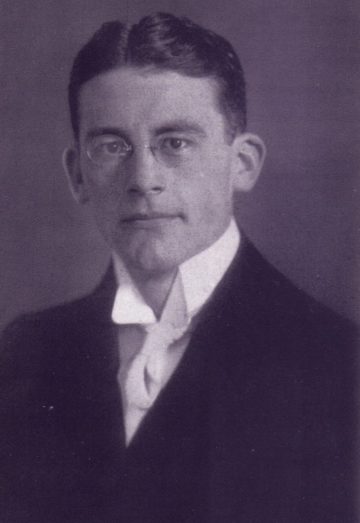 carl-schmitt-360x523.jpg